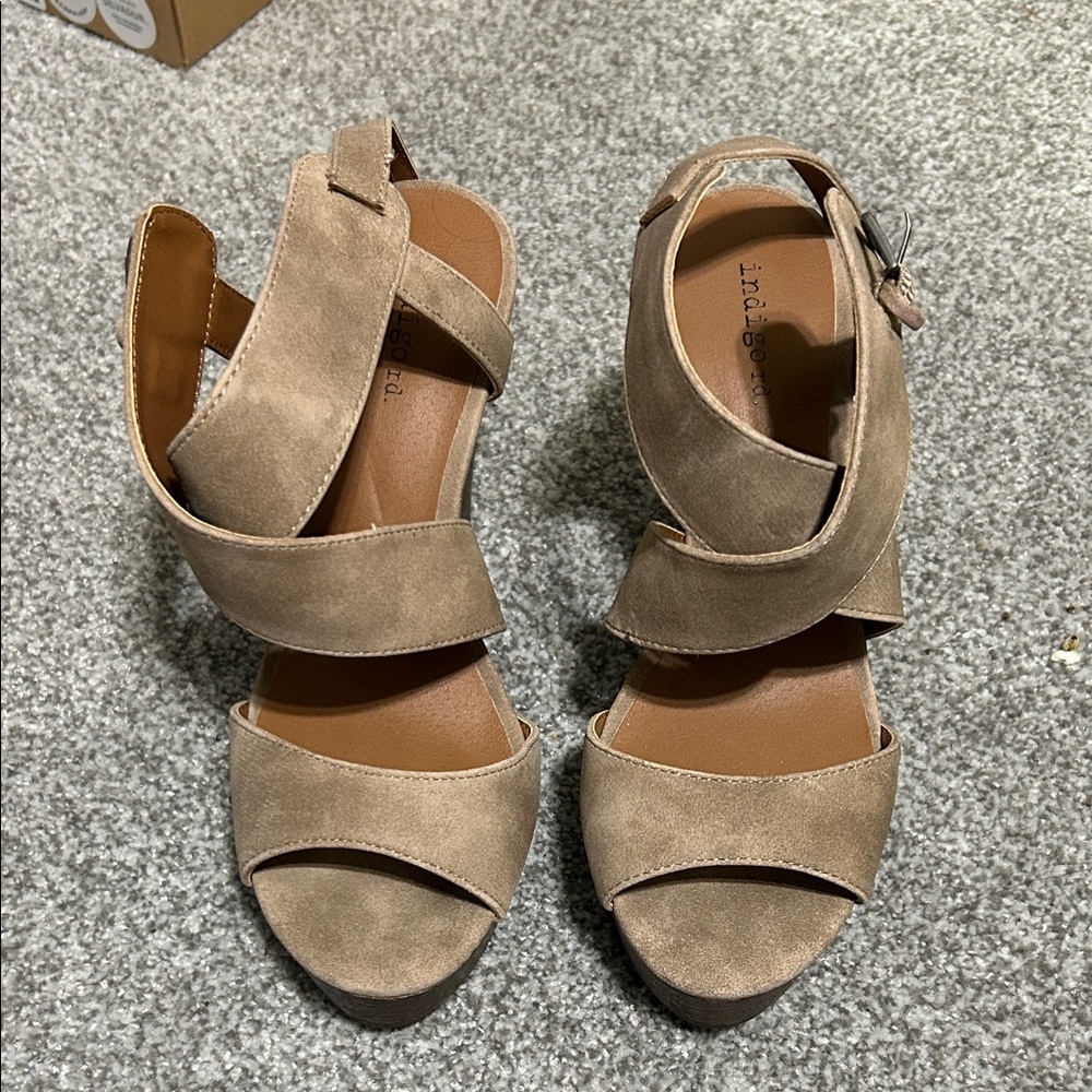 Indigo Women's Sandals in Taupe